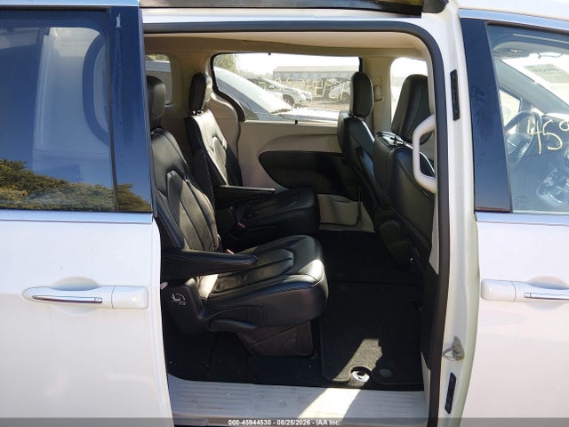 45944530 :رقم المزاد ، 2C4RC1BG7KR593024 vin ، 2019 Chrysler Pacifica Touring L مزاد بيع