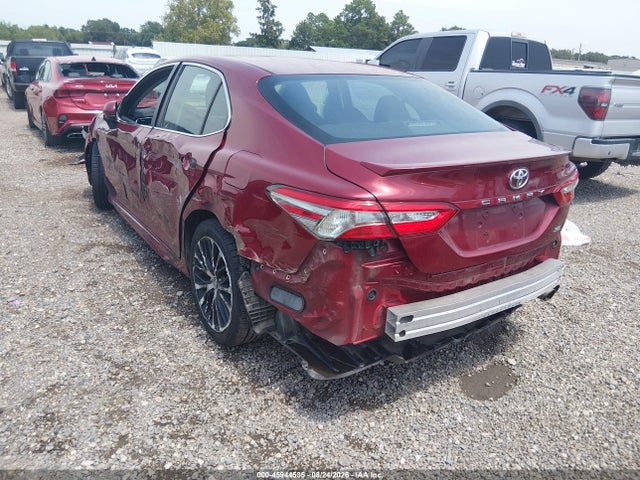 2018 Toyota Camry Se მანქანა იყიდება აუქციონზე, vin: 4T1B11HKXJU542777, აუქციონის ნომერი: 45944535