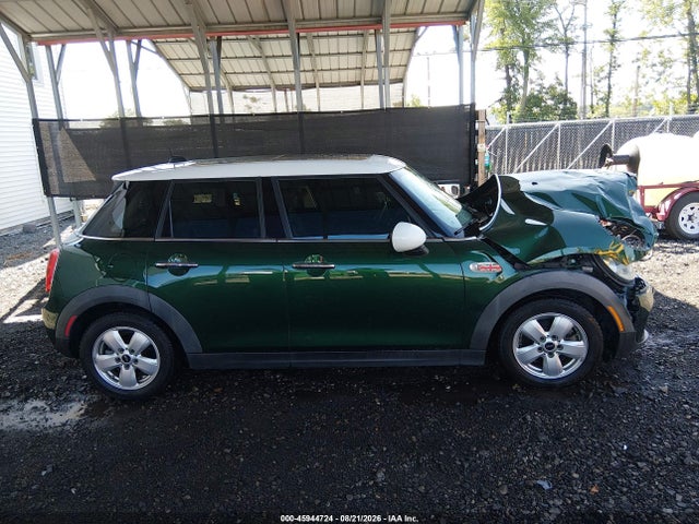 Продажа на аукционе авто 2016 Mini Hardtop Cooper, vin: WMWXU1C5XG2D57765, номер лота: 45944724