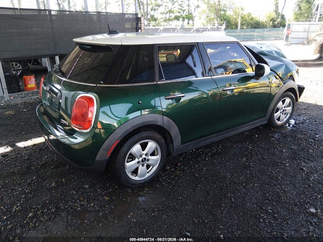 Продажа на аукционе авто 2016 Mini Hardtop Cooper, vin: WMWXU1C5XG2D57765, номер лота: 45944724
