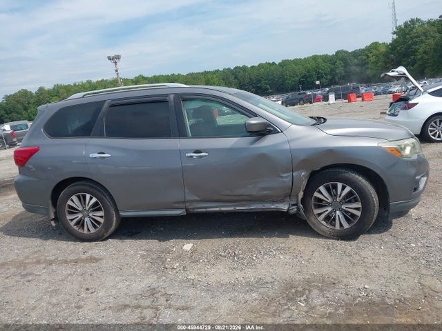45944729 :رقم المزاد ، 5N1DR2MN8HC637670 vin ، 2017 Nissan Pathfinder S مزاد بيع