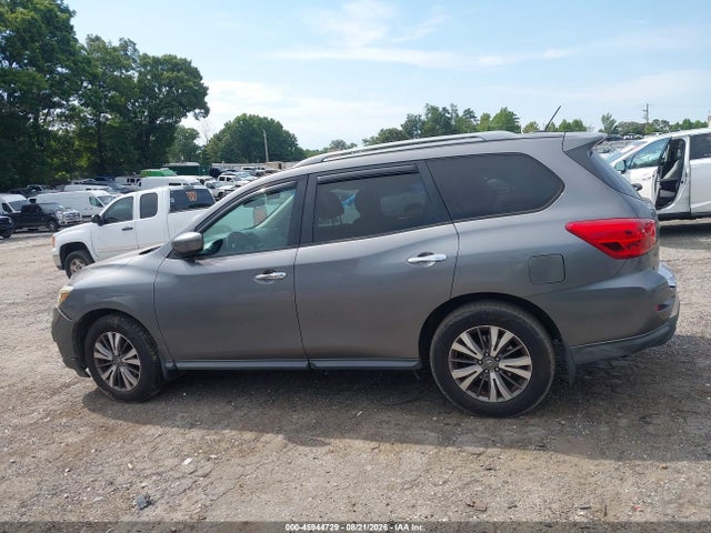 45944729 :رقم المزاد ، 5N1DR2MN8HC637670 vin ، 2017 Nissan Pathfinder S مزاد بيع