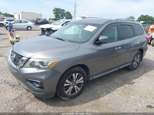 45944729 :رقم المزاد ، 5N1DR2MN8HC637670 vin ، 2017 Nissan Pathfinder S مزاد بيع
