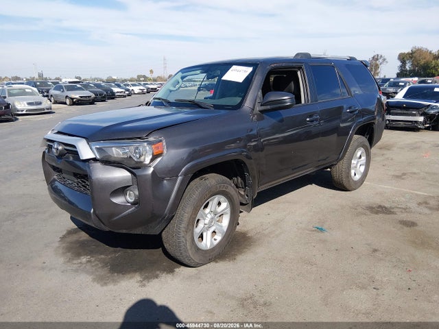 Toyota 4RUNNER SR5 2023 JTEEU5JR0P5302823 Image 2