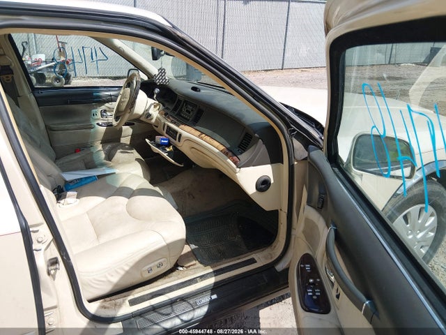 1996 Lincoln Town Car Cartier მანქანა იყიდება აუქციონზე, vin: 1LNLM83W2TY613545, აუქციონის ნომერი: 45944748