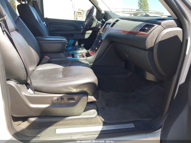 45944797 :رقم المزاد ، 1GYS3GEF9CR201413 vin ، 2012 Cadillac Escalade Esv Standard مزاد بيع
