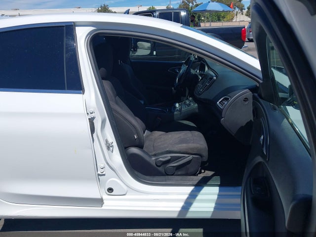 Auction sale of the 2015 Chrysler 200 Limited, vin: 1C3CCCAB7FN688441, lot number: 45944833