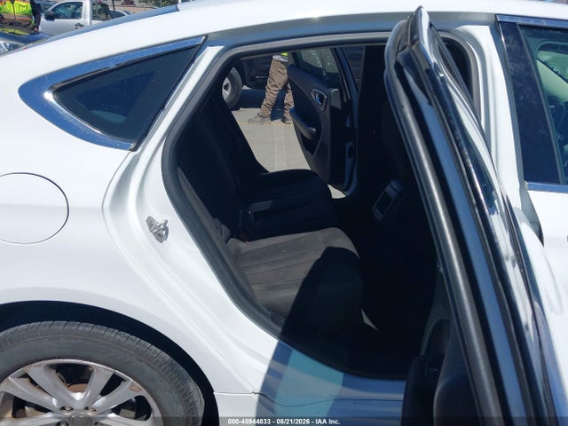 Auction sale of the 2015 Chrysler 200 Limited, vin: 1C3CCCAB7FN688441, lot number: 45944833