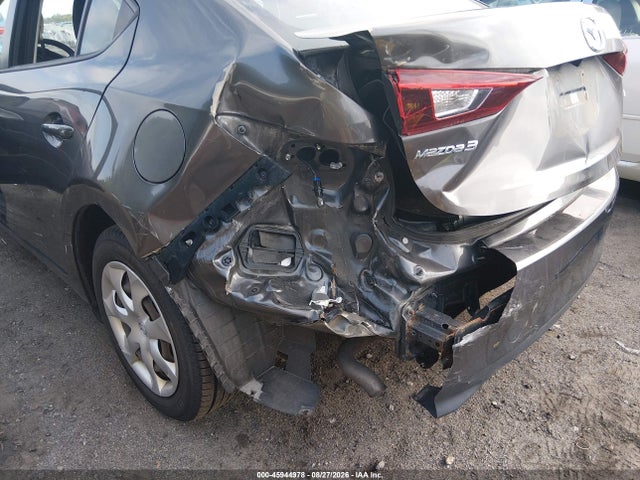 Продаж на аукціоні авто 2018 Mazda Mazda3 Sport, vin: 3MZBN1U79JM221101, номер лоту: 45944978