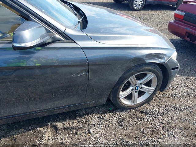 Aukcja sprzedaży 2015 Bmw 320i, vin: WBA3B1C51FP831475, numer aukcji: 45945018
