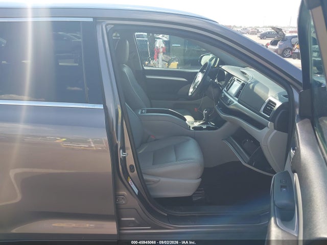 2016 Toyota Highlander Xle V6 მანქანა იყიდება აუქციონზე, vin: 5TDKKRFH2GS160151, აუქციონის ნომერი: 45945068