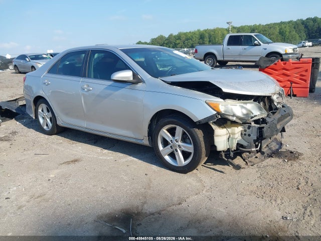 45945105 :رقم المزاد ، 4T1BF1FK1EU322938 vin ، 2014 Toyota Camry Se مزاد بيع