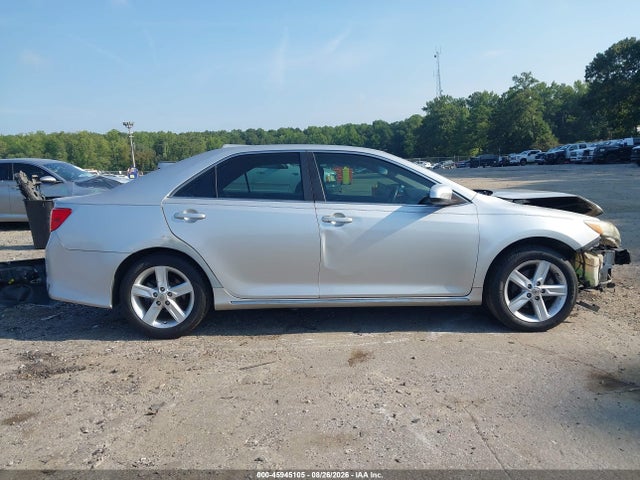 45945105 :رقم المزاد ، 4T1BF1FK1EU322938 vin ، 2014 Toyota Camry Se مزاد بيع