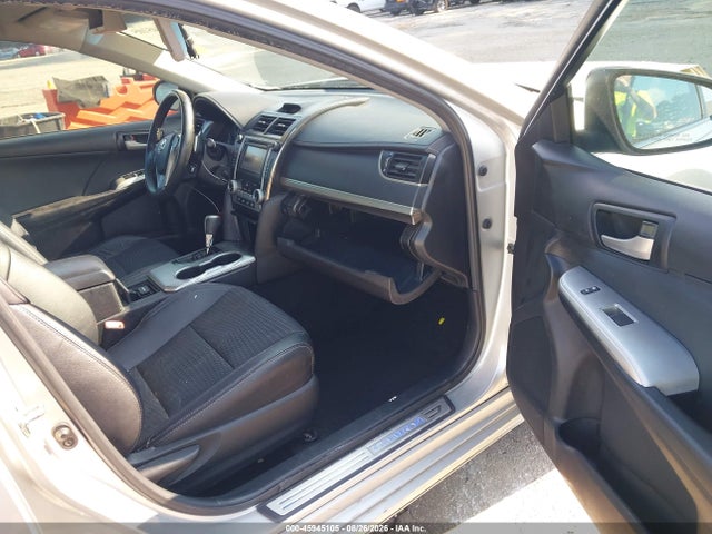 45945105 :رقم المزاد ، 4T1BF1FK1EU322938 vin ، 2014 Toyota Camry Se مزاد بيع