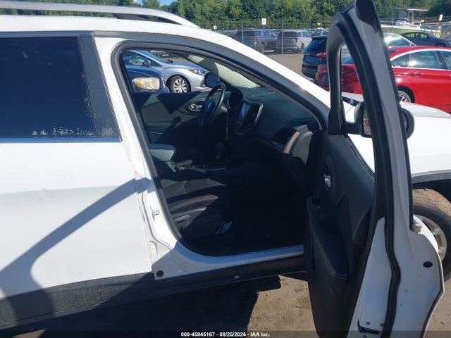 Продажа на аукционе авто 2015 Jeep Cherokee Latitude, vin: 1C4PJMCSXFW792244, номер лота: 45945167