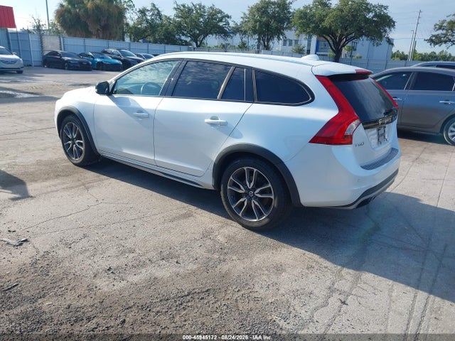 Продаж на аукціоні авто 2016 Volvo V60 Cross Country T5, vin: YV4612HK5G1016690, номер лоту: 45945172