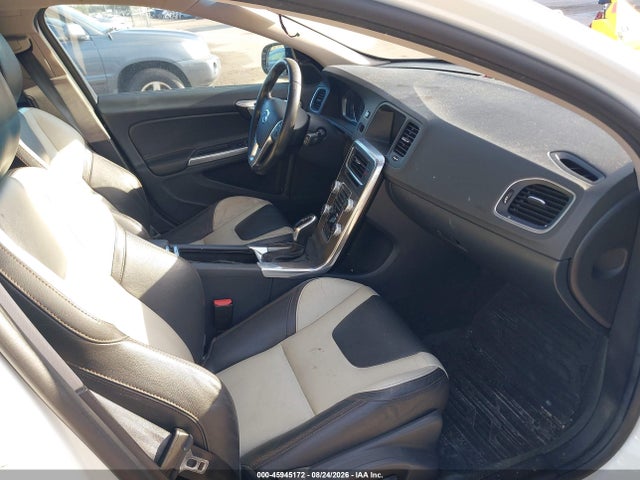 Продаж на аукціоні авто 2016 Volvo V60 Cross Country T5, vin: YV4612HK5G1016690, номер лоту: 45945172