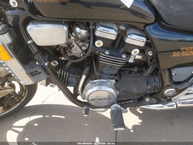 Продаж на аукціоні авто 1983 Honda Vf750 C, vin: JH2RC0715DM112389, номер лоту: 45945209