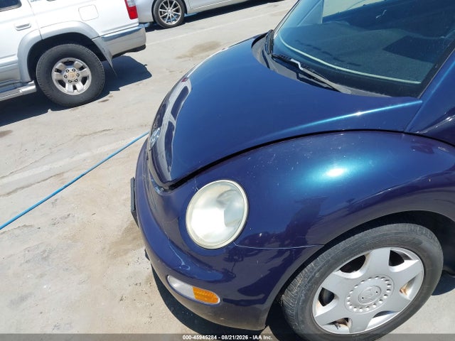 45945284 :رقم المزاد ، 3VWCC21C8YM417963 vin ، 2000 Volkswagen New Beetle Gls مزاد بيع
