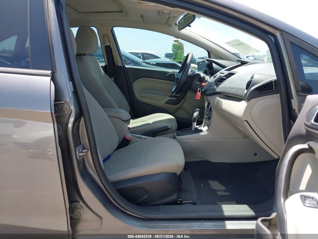 45945339 :رقم المزاد ، 3FADP4BJ9EM234528 vin ، 2014 Ford Fiesta Se مزاد بيع