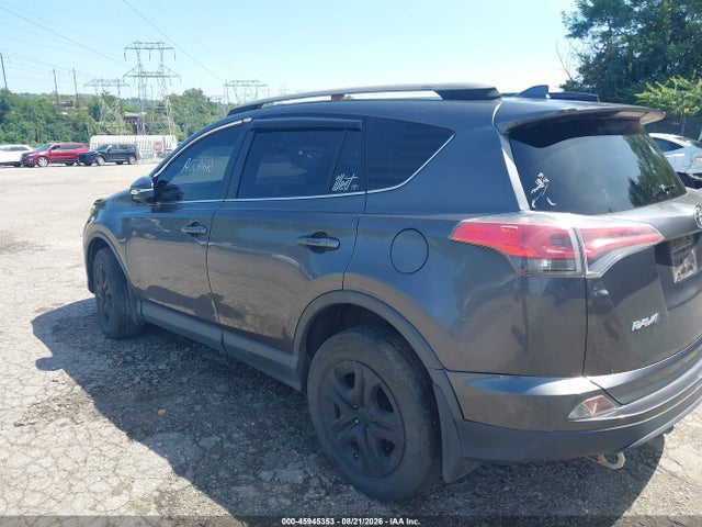 Toyota RAV4 LE 2018 JTMBFREV1JJ250522 Image 3