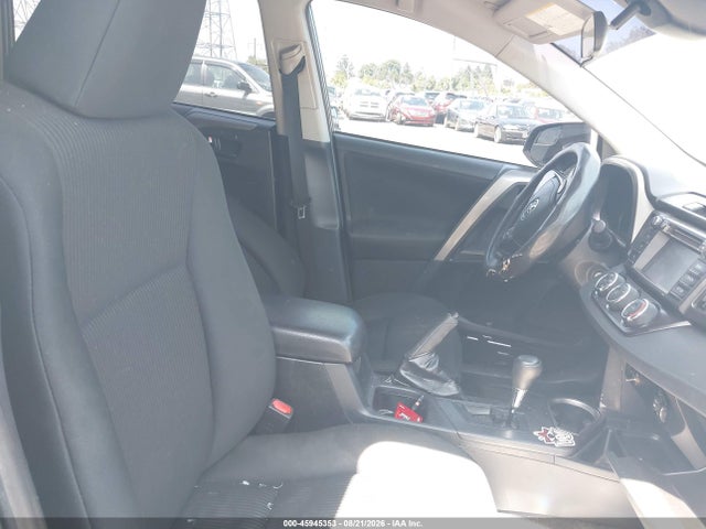 Toyota RAV4 LE 2018 JTMBFREV1JJ250522 Image 5