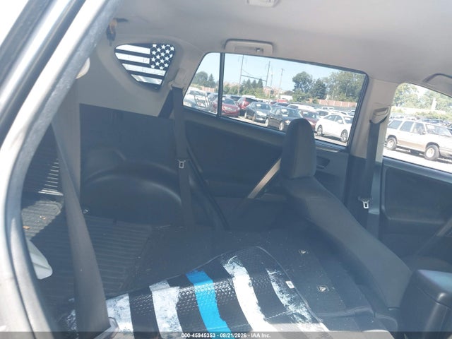 Toyota RAV4 LE 2018 JTMBFREV1JJ250522 Image 7