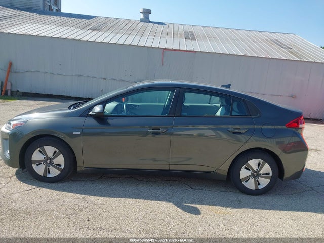 Продаж на аукціоні авто 2020 Hyundai Ioniq Hybrid Blue, vin: KMHC65LC4LU220619, номер лоту: 45945542