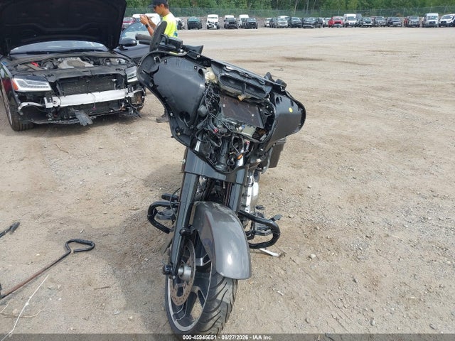1HD1KBC18JB650049 Harley-Davidson Flhx Street Glide