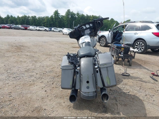 1HD1KBC18JB650049 Harley-Davidson Flhx Street Glide