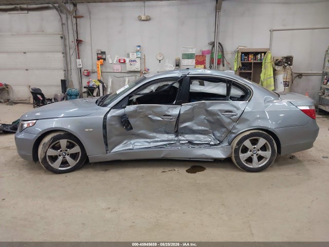 2007 Bmw 525xi მანქანა იყიდება აუქციონზე, vin: WBANF33567CS41841, აუქციონის ნომერი: 45945659