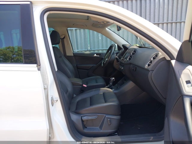Продаж на аукціоні авто 2016 Volkswagen Tiguan Se, vin: WVGAV7AX8GW564363, номер лоту: 45945716