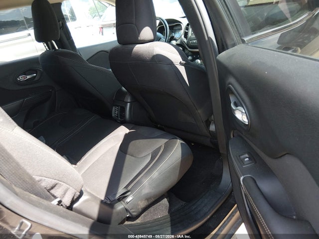 Auction sale of the 2016 Jeep Cherokee Latitude, vin: 1C4PJMCB0GW371781, lot number: 45945749