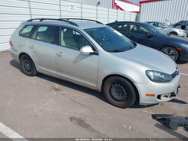 45945762 :رقم المزاد ، 3VWPX7AJXAM634986 vin ، 2010 Volkswagen Jetta Se مزاد بيع
