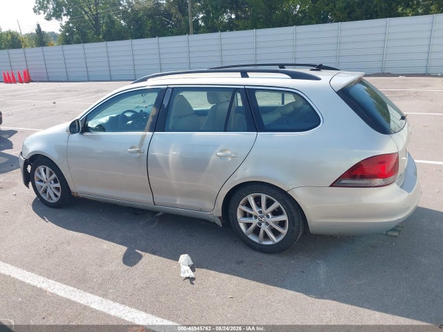 45945762 :رقم المزاد ، 3VWPX7AJXAM634986 vin ، 2010 Volkswagen Jetta Se مزاد بيع