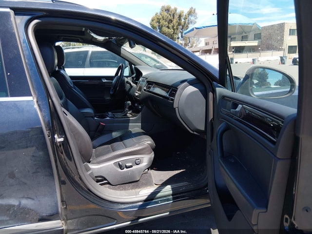 Volkswagen Touareg X 2014 WVGEP9BPXED014886 Image 5