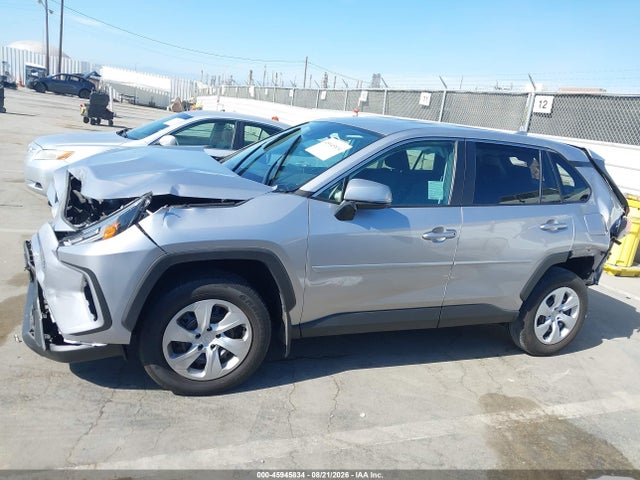 2T3K1RFV2RC293567 Toyota RAV4 LE