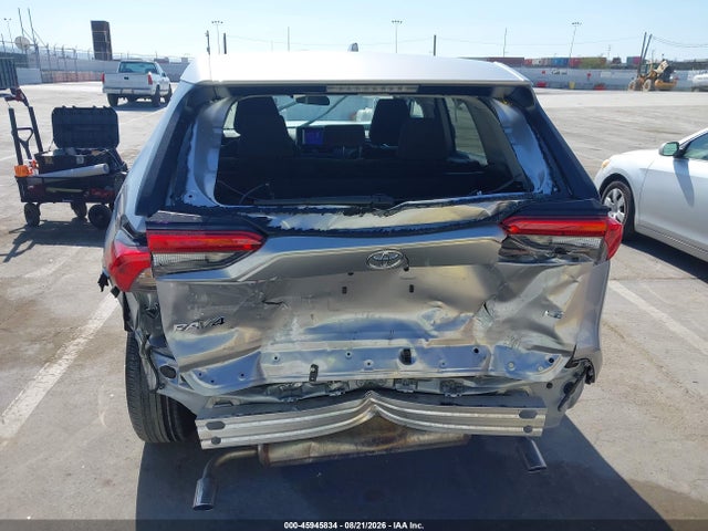 2T3K1RFV2RC293567 Toyota RAV4 LE