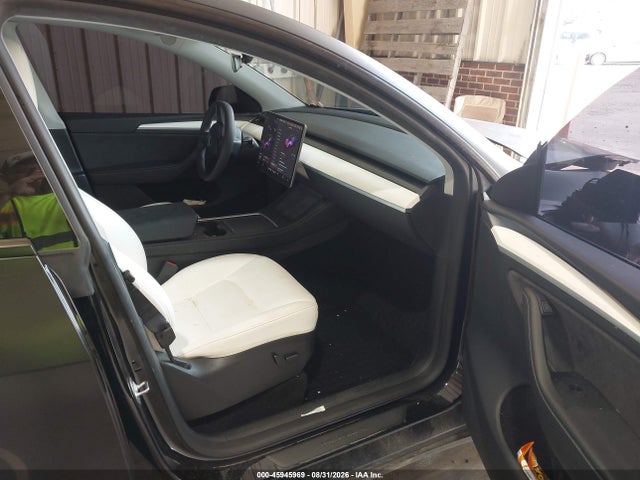 2023 Tesla Model Y Awd/long Range Dual Motor All-wheel Drive მანქანა იყიდება აუქციონზე, vin: 7SAYGDEE1PA163391, აუქციონის ნომერი: 45945969
