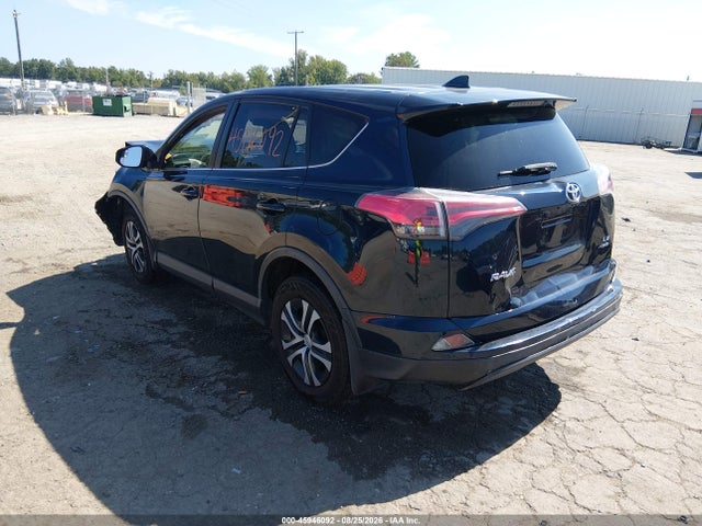Toyota RAV4 LE 2018 JTMBFREV3JJ240753 Image 3