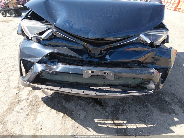 Toyota RAV4 LE 2018 JTMBFREV3JJ240753 Image 6