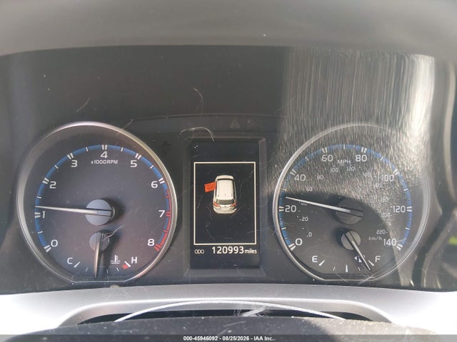 Toyota RAV4 LE 2018 JTMBFREV3JJ240753 Image 7