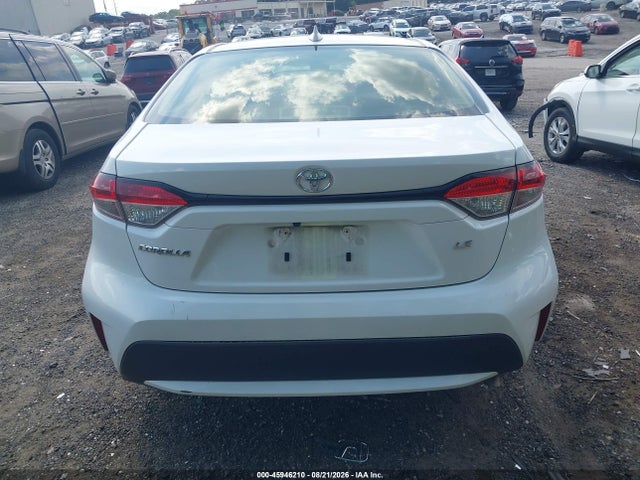 45946210 :رقم المزاد ، JTDEPMAE0NJ193772 vin ، 2022 Toyota Corolla Le مزاد بيع