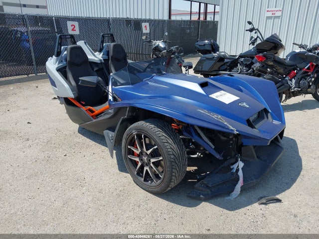 45946261 :رقم المزاد ، 57XAARHB6N8150447 vin ، 2022 Polaris Slingshot R مزاد بيع