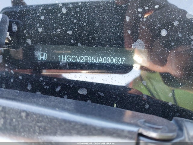 1HGCV2F95JA000637 Honda Accord Touring 2.0t