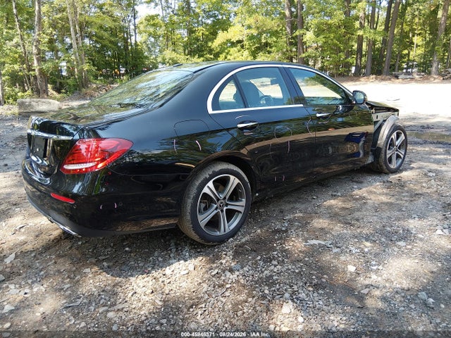 45946371 :رقم المزاد ، WDDZF4JB9JA480408 vin ، 2018 Mercedes-benz E 300 مزاد بيع