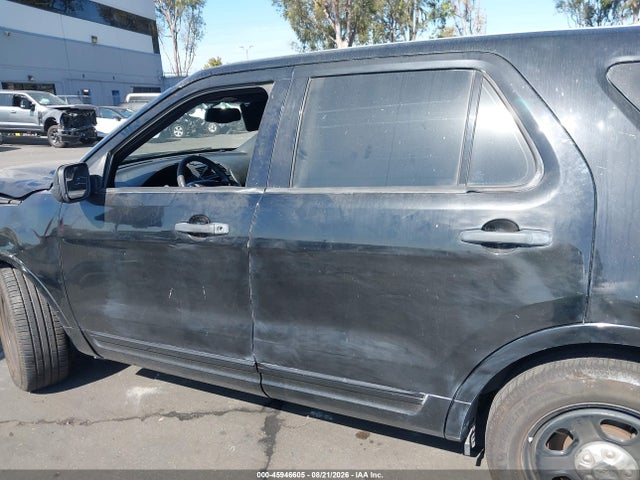 Ford Utility Police Interceptor 2015 1FM5K8AR1FGA56987 Image 15
