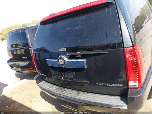 45946678 :رقم المزاد ، 1GYS4KEF4DR297615 vin ، 2013 Cadillac Escalade Esv Platinum Edition مزاد بيع