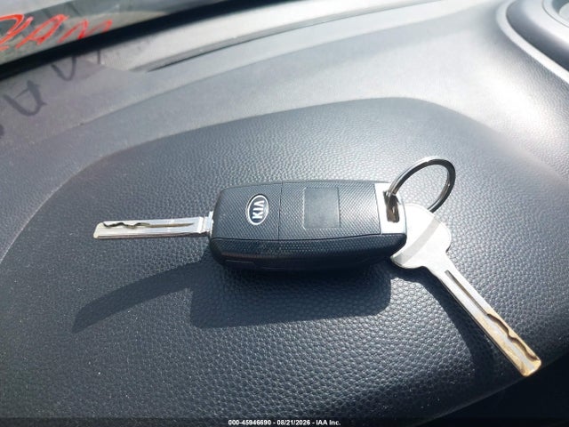 KIA SOUL + 2017 KNDJP3A51H7466566 Image 11