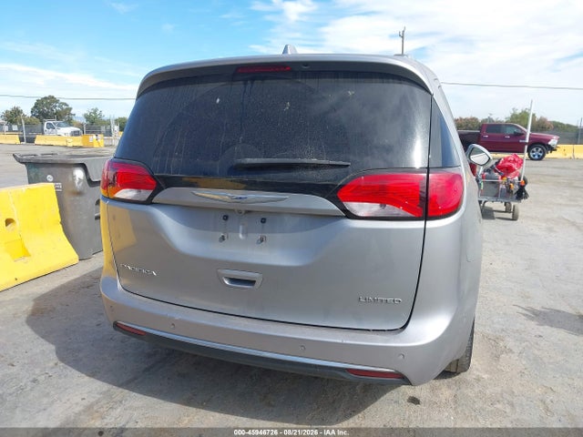 Chrysler Pacifica Limited 2017 2C4RC1GG1HR647869 Image 17